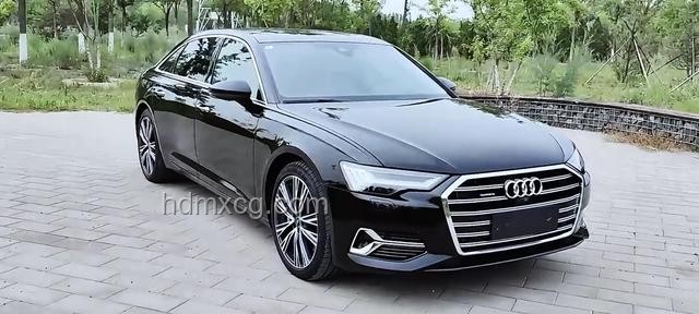 开了300公里后，我惊觉奥迪A6与奔驰E300的天壤之别🚗💨